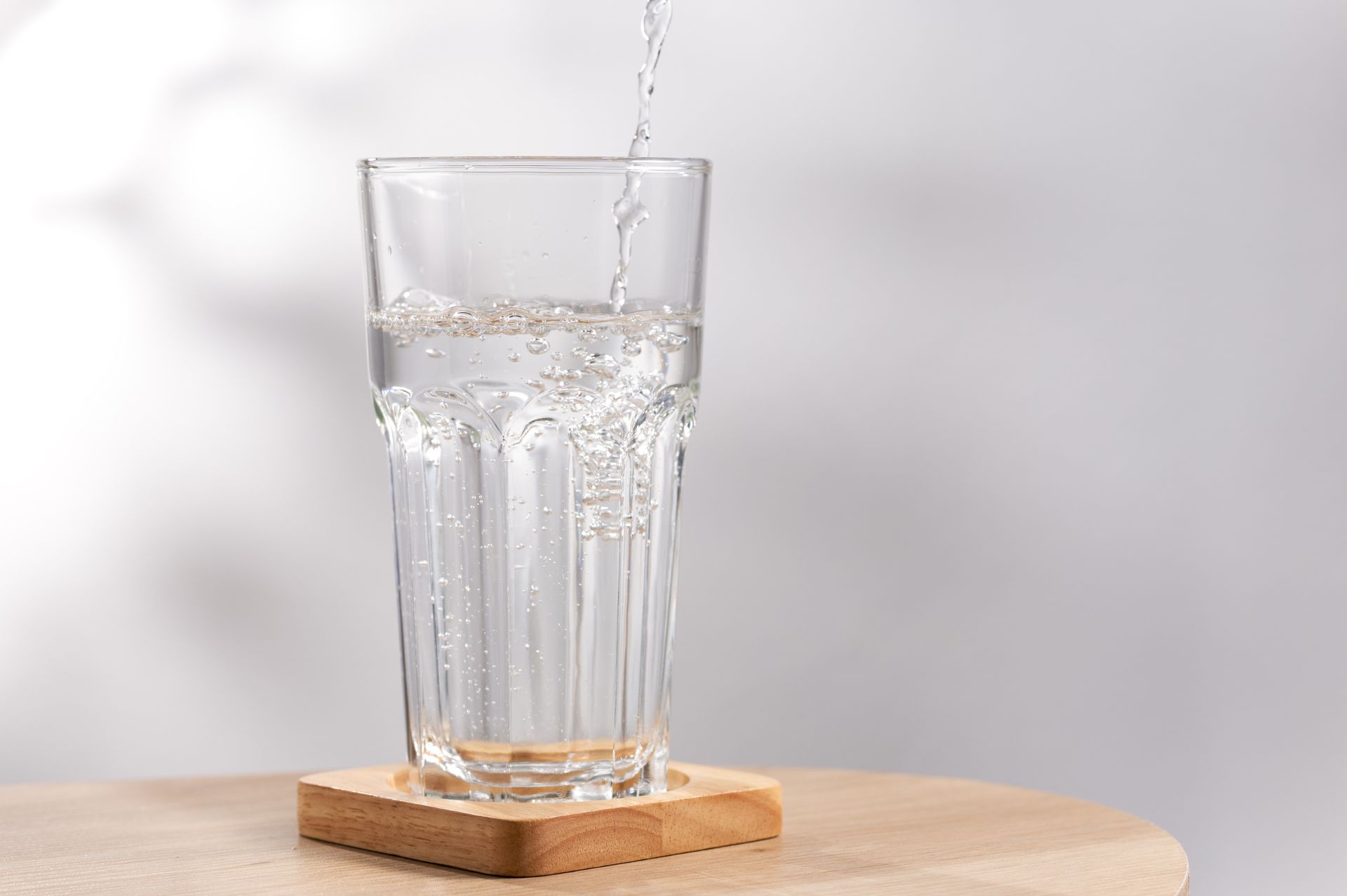 beneficios agua mineral